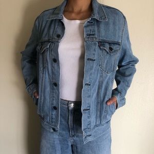 Levi’s jean jacket (NO TRADE)